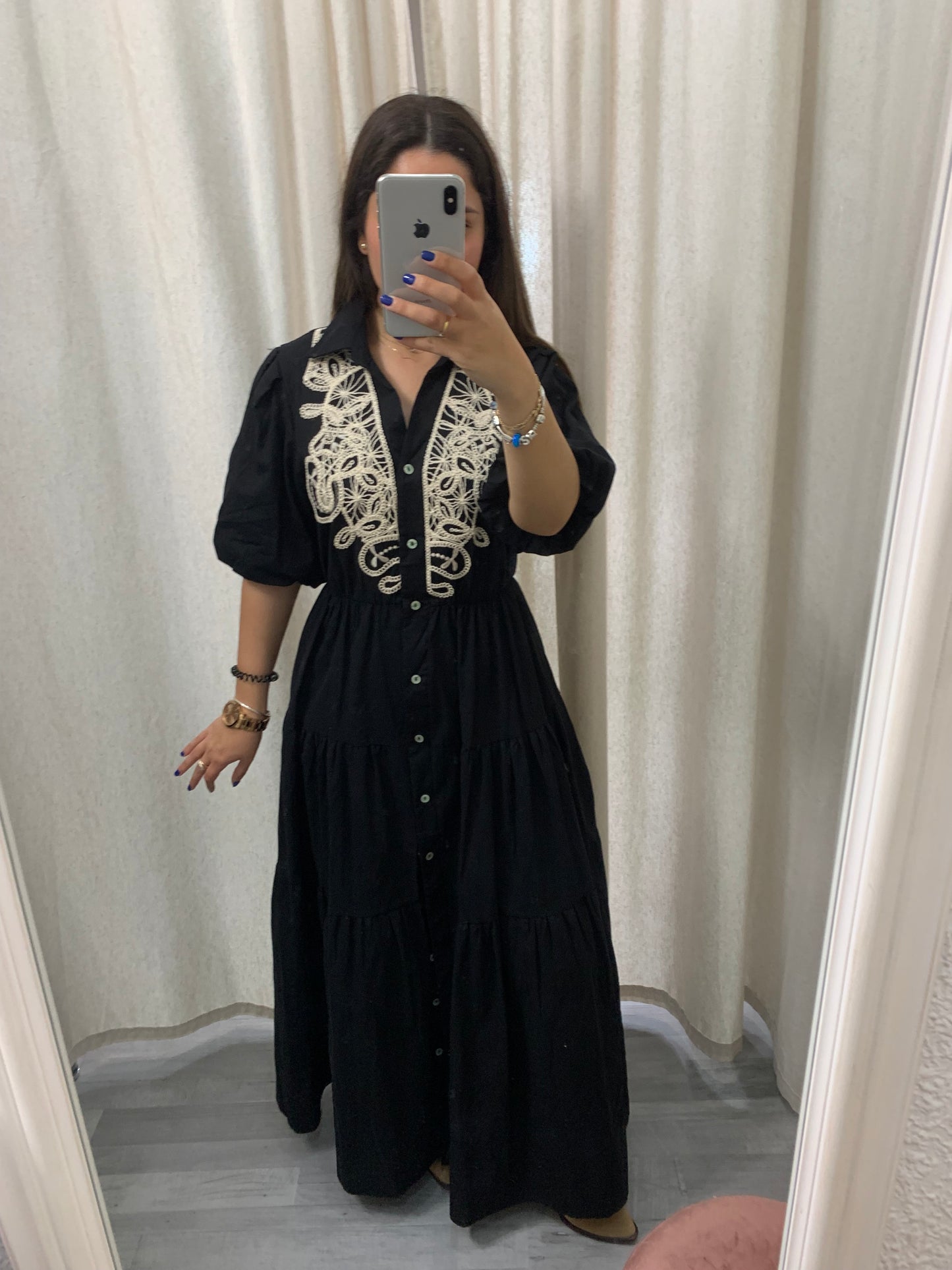 VESTIDO CONTRASTE CROCHÉ ABOTONADO