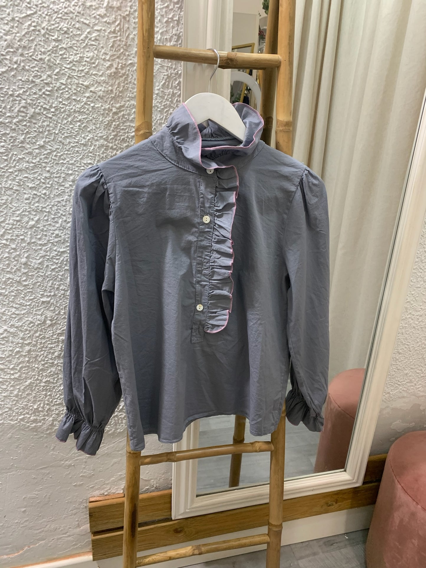 CAMISA VOLANTE CONTRASTE HILO