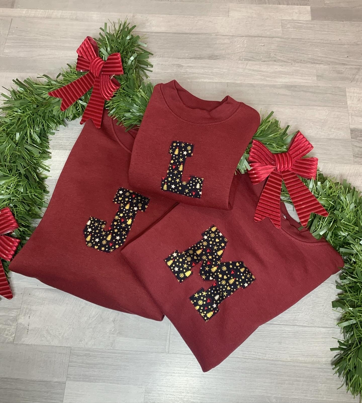 SUDADERA INICIAL GRANATE ADULTO