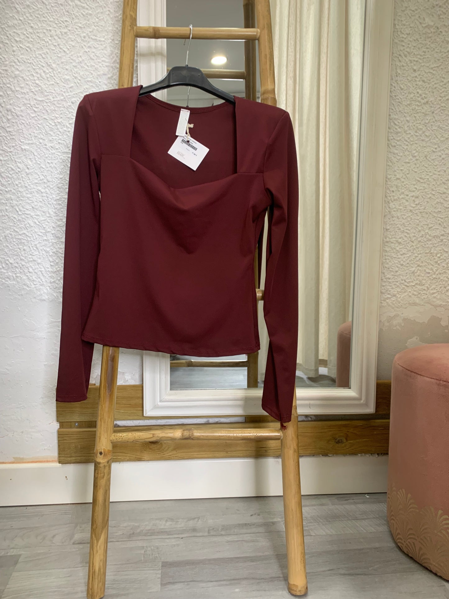 TOP LICRA ESCOTE CUADRADO BURDEOS