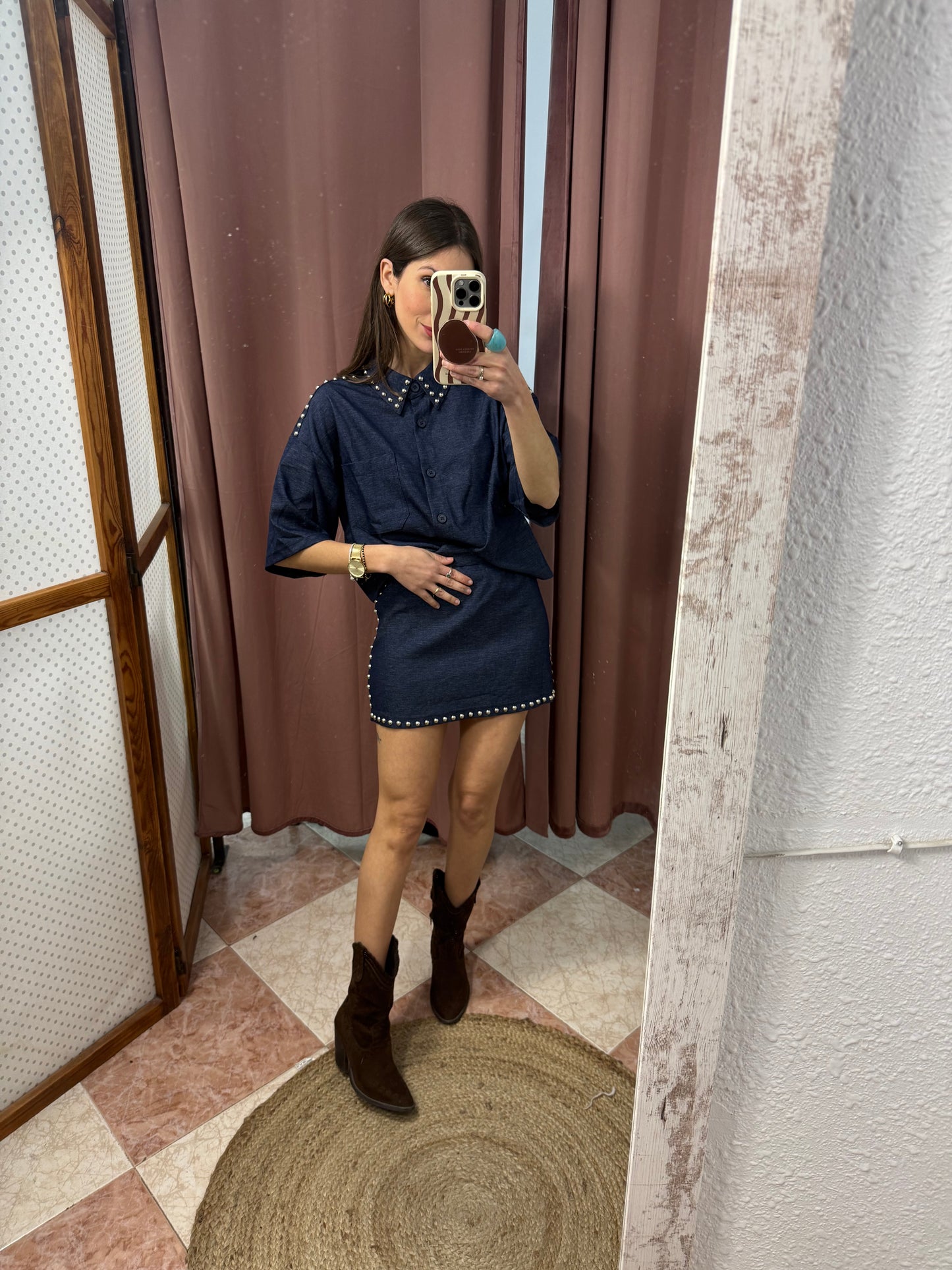 CAMISA TACHUELAS