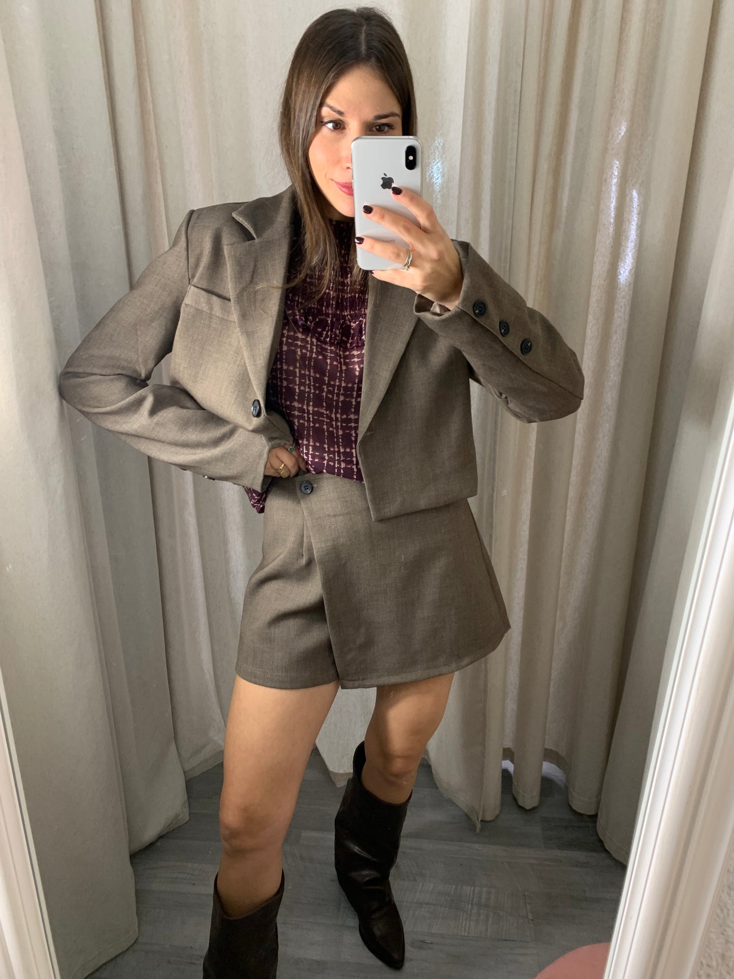CONJUNTO BLAZER Y FALDA PANTALÓN