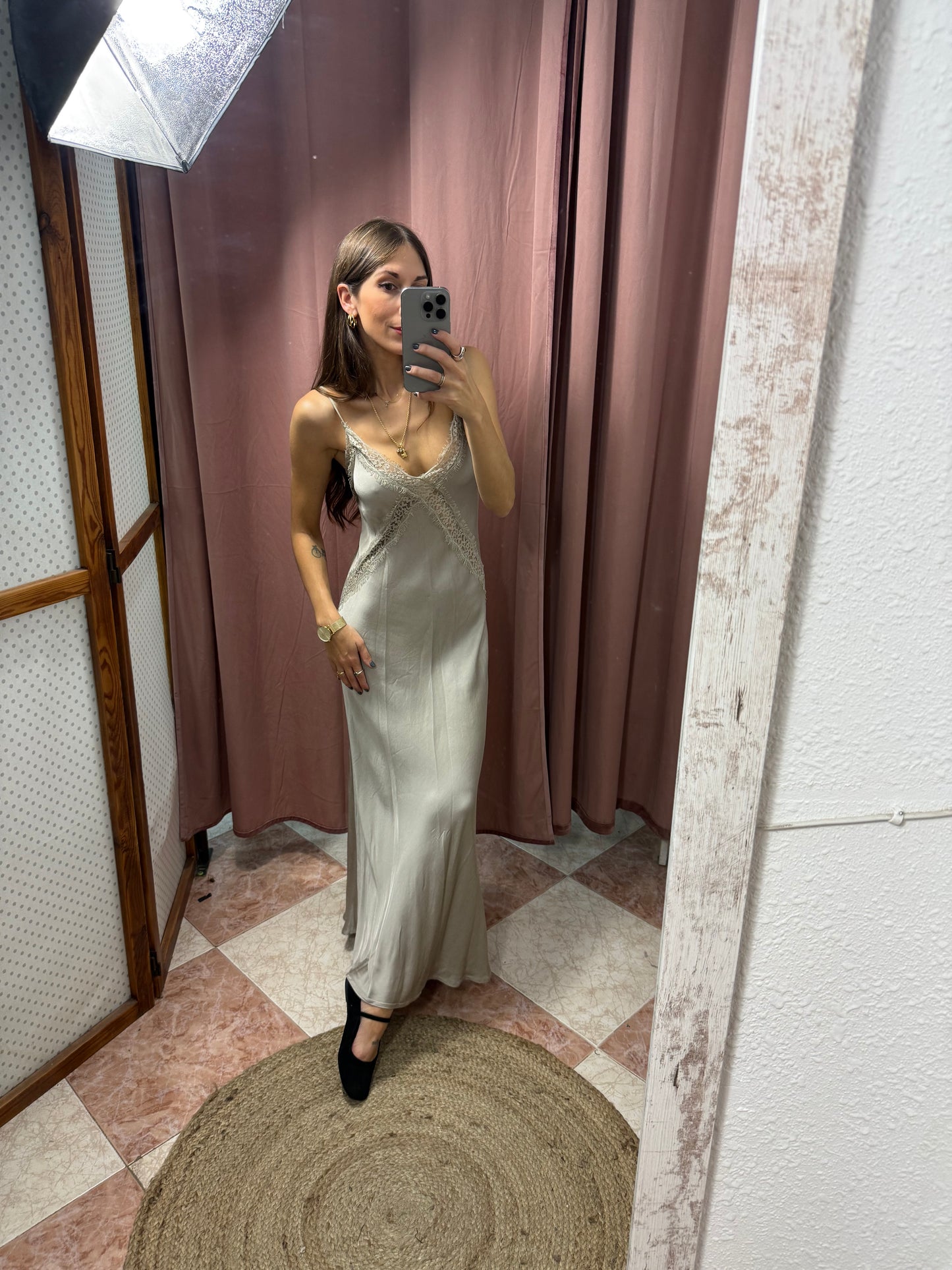 VESTIDO LENCERO LARGO BEIGE