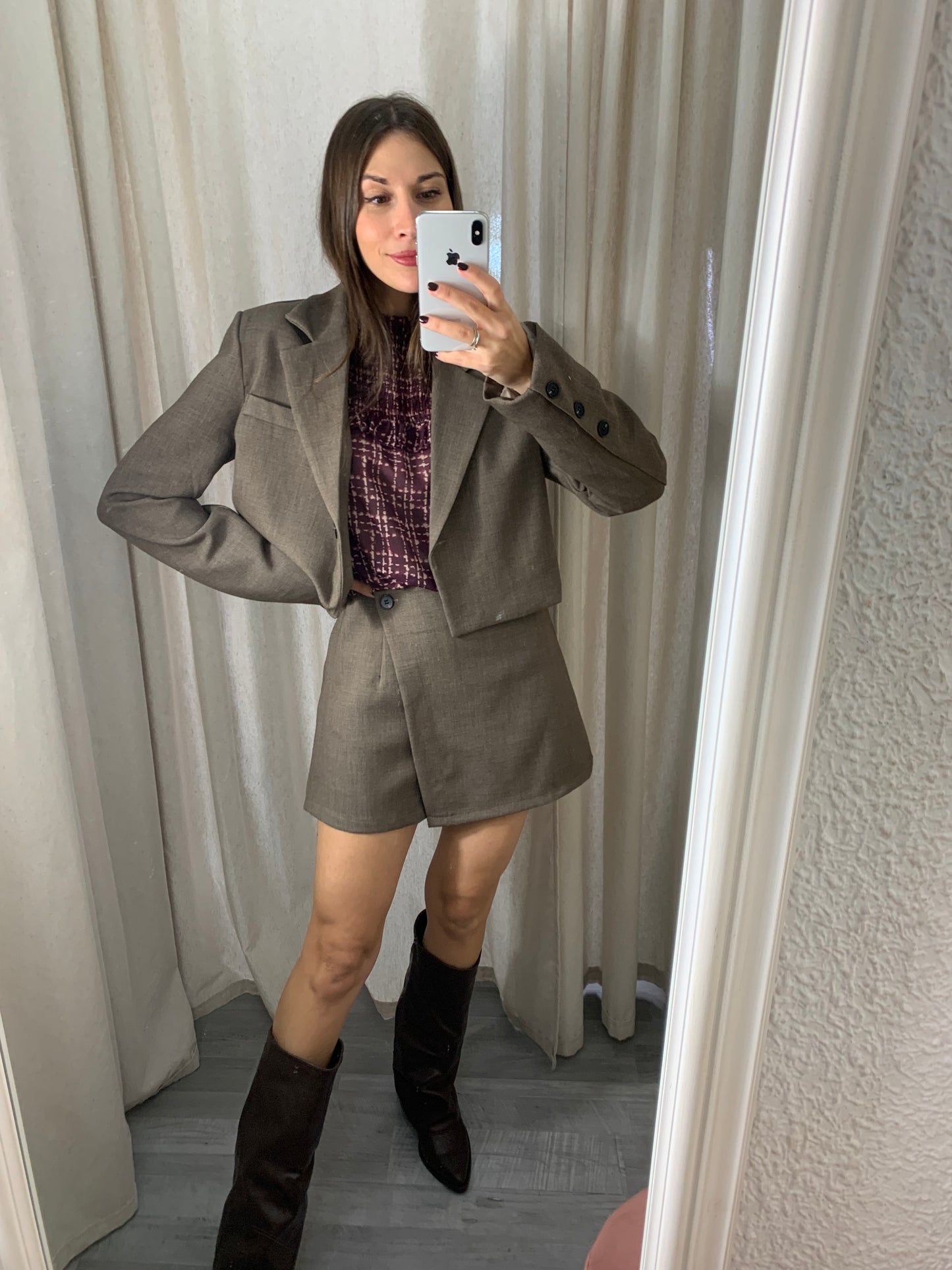 CONJUNTO BLAZER Y FALDA PANTALÓN
