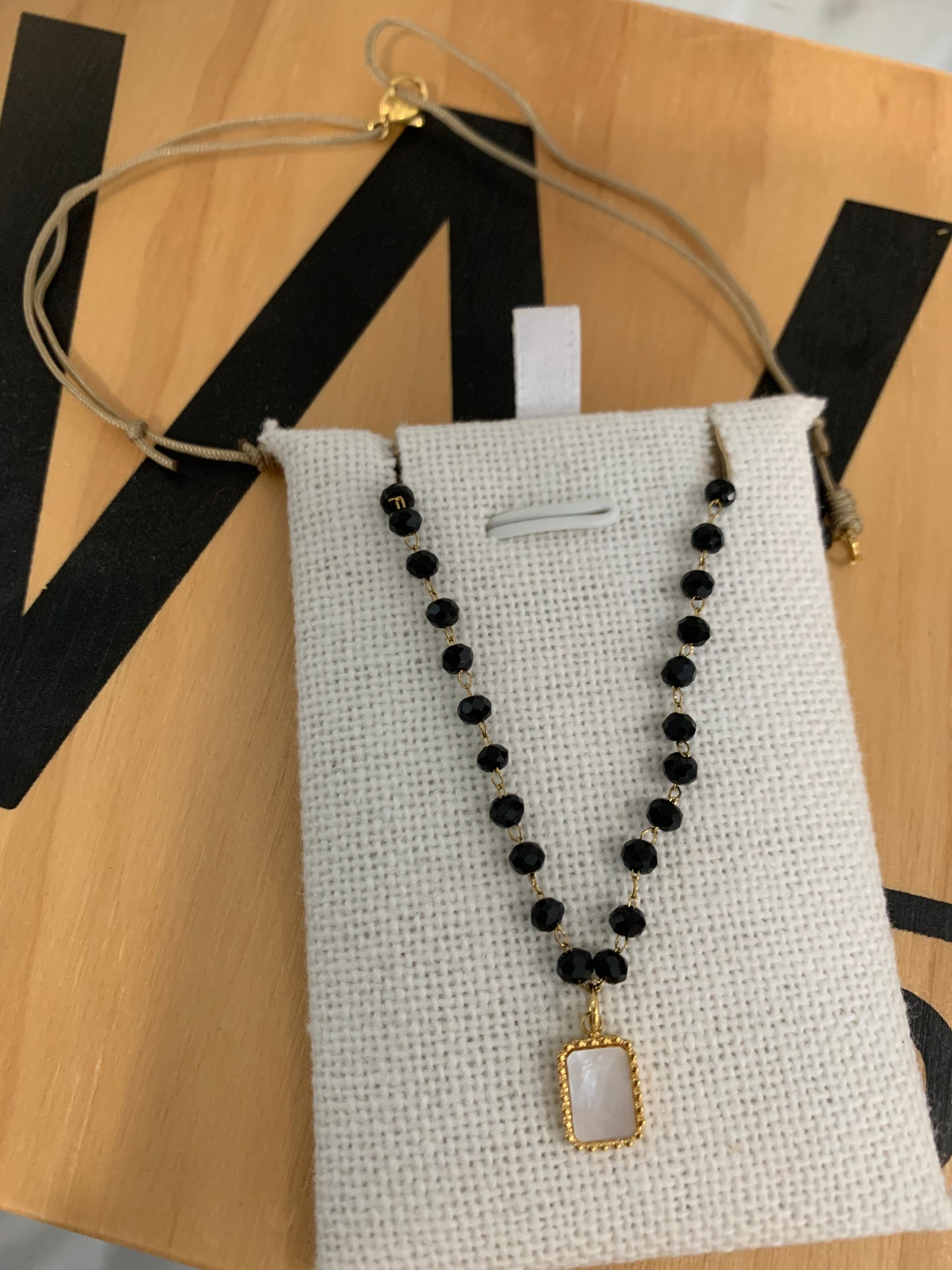 COLLAR PIEDRA