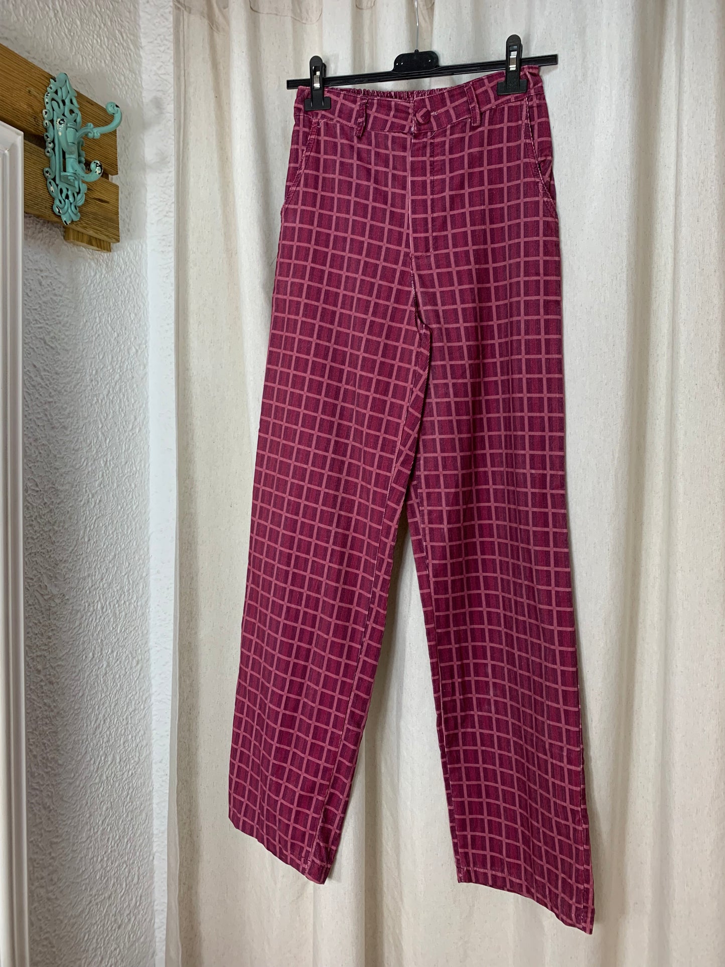 PANTALÓN CUADROS BURDEOS CONJUNTO