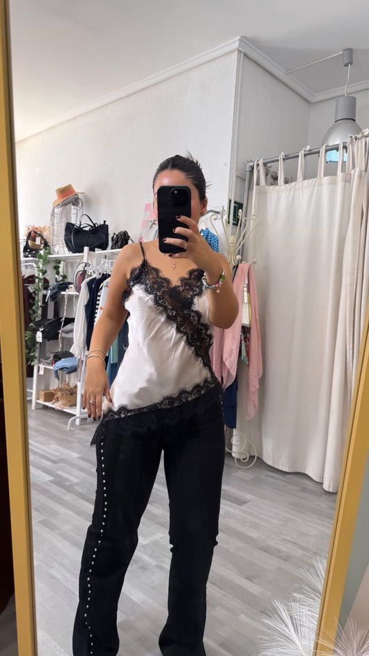 TOP ASÍMETRICO LENCERO CRUDO