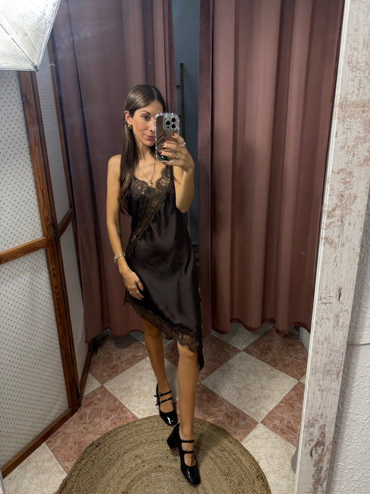 VESTIDO LENCERO ASIMÉTRICO