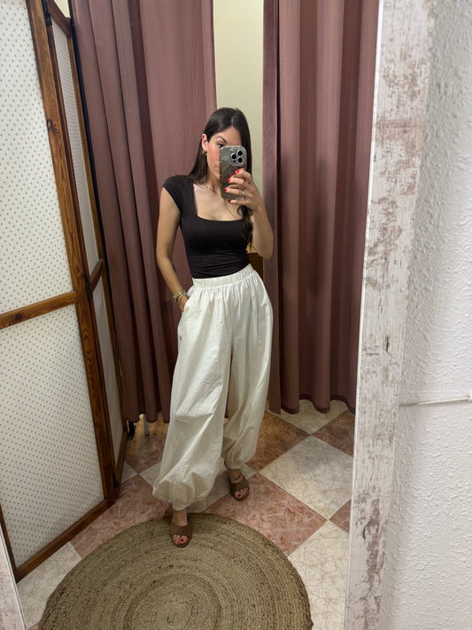 PANTALÓN BOMBACHO BOTÓN