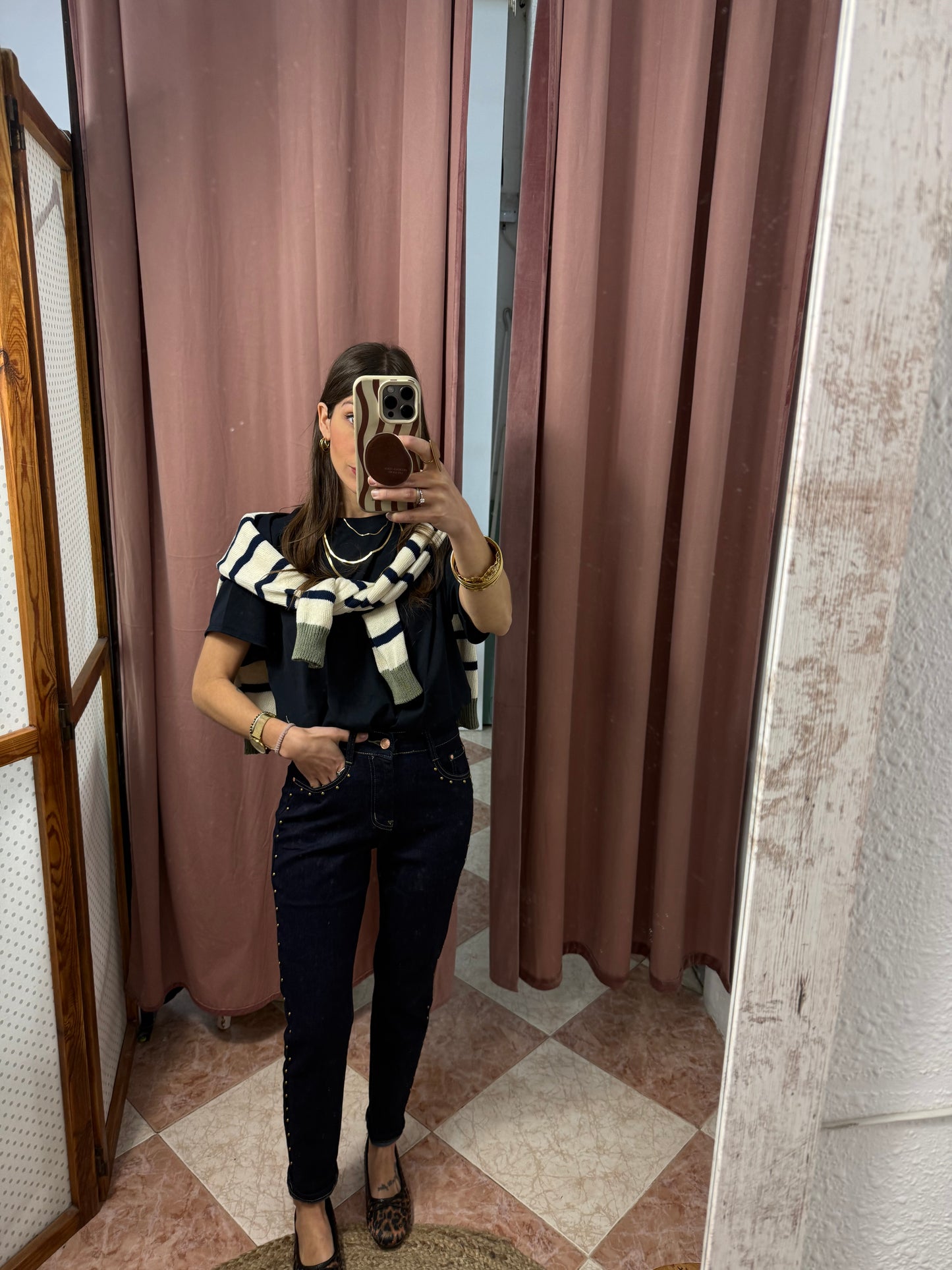 JEAN MOM TACHUELAS