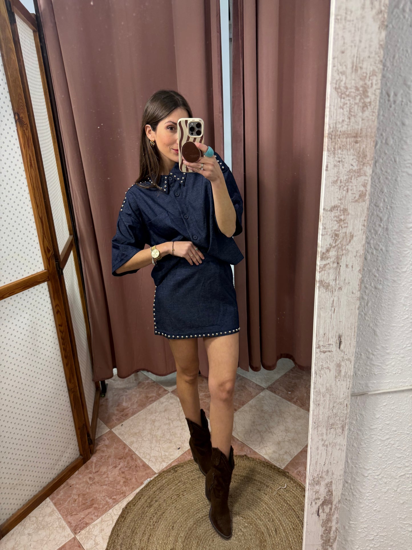CAMISA TACHUELAS